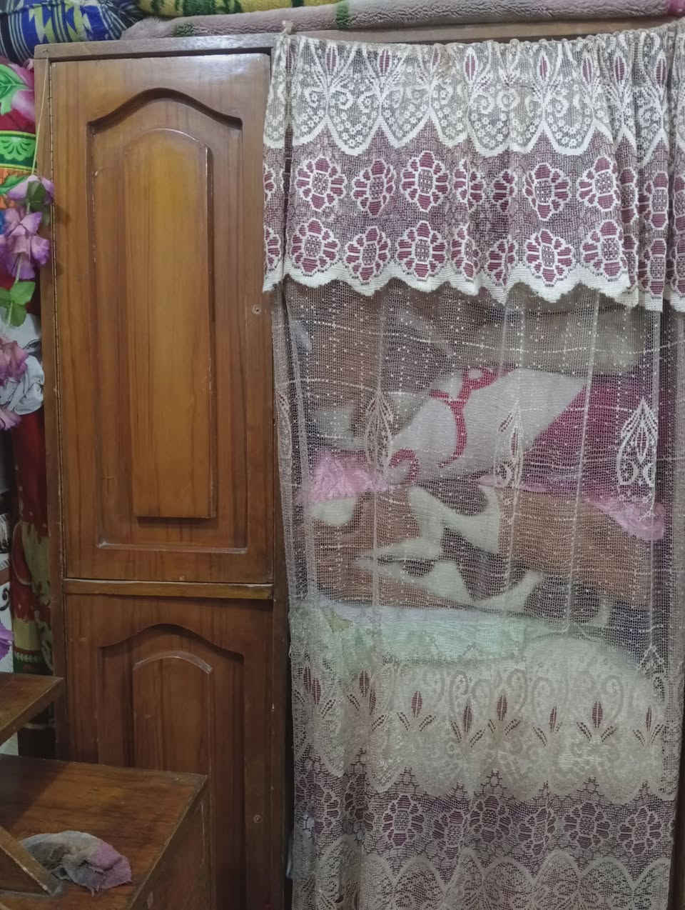 غرفه نوم للبيع كامله بس قاعده جربايه مابيهه وجربايه طفل 4000 عنوان بغداد ***********
