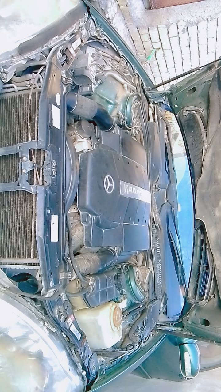 السلام عليكم مرسيدس غواصه موديل 2000 السعر 95 بها مجال بسيط حق الجيه شراي يتصل على هذا***********
