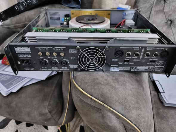 السلام عليكم بور للبيع مستخدم قليل أصلي أصلي🫸السعر ٤٠٠الف وبيه مجال توصيل موجود 
***********
