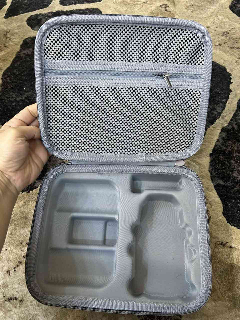 السلام عليكم متوفر جنطة درون  الاسم مكتوب سعرها ٢٠ الف
والكفر سليكوني مالجوستك  DJI  يرهم لهوايه إصدارات سعره ١٠ الاف


**إذا كنت صاحب هذا الإعلان وتريد حذفه لأي سبب، رجاءا أرسل رسالة إلى الدعم الفني**