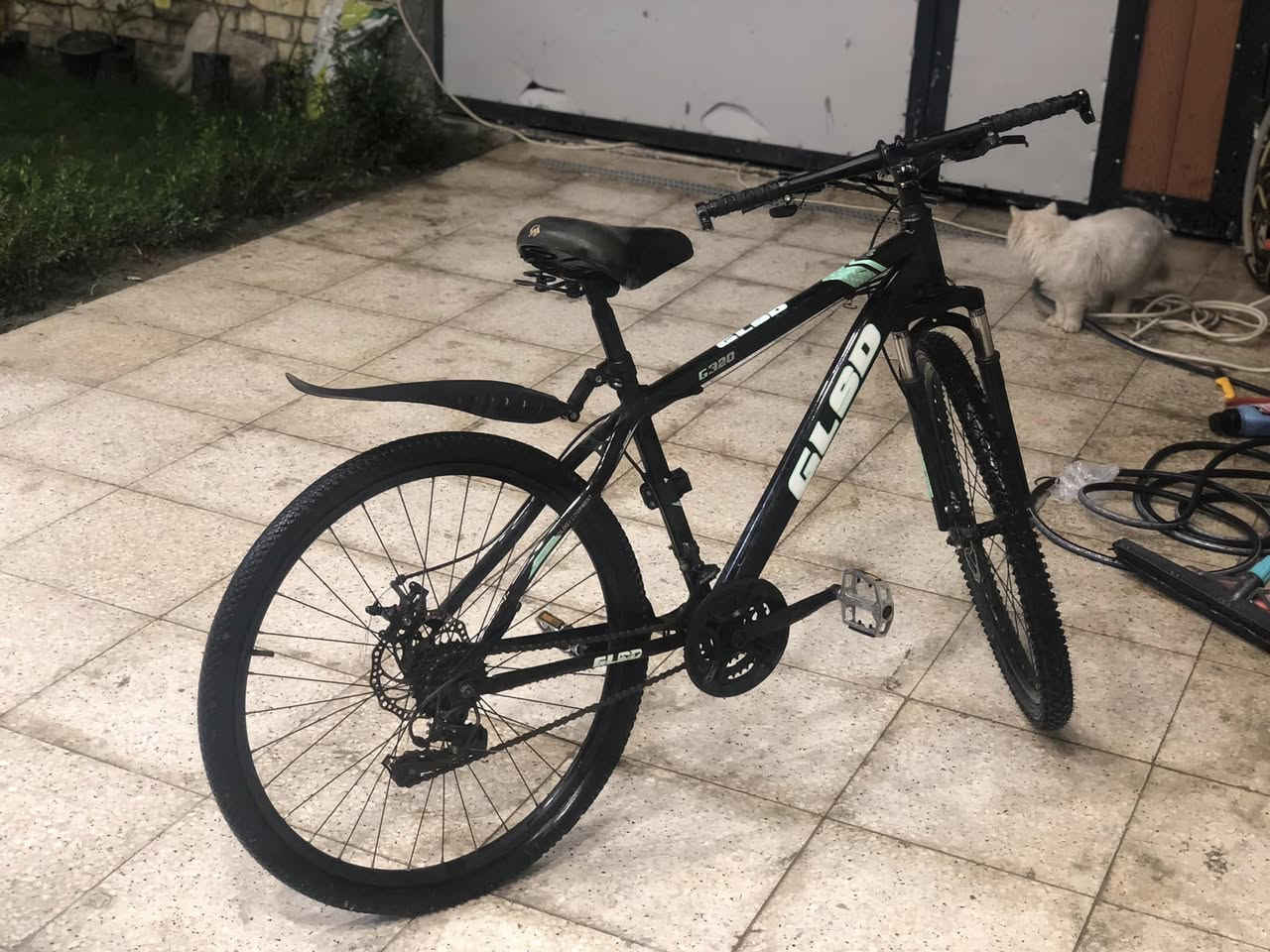 السلام عليكم 
بايسكل رياضي جبلي حجم(26)
ماركة GLSD
تخم تاير جديد 
تخم چوب جديد 
البايسكل عدد النمر 7*3امامي خلفي
بريك دسك
البايسكل مرتب نفس ماموضح بالصور 
السعر 120 وبي مجال
العنوان المدائن سلمان باك التجاره بشارع مدرسة الادريسي
الرقم***********
