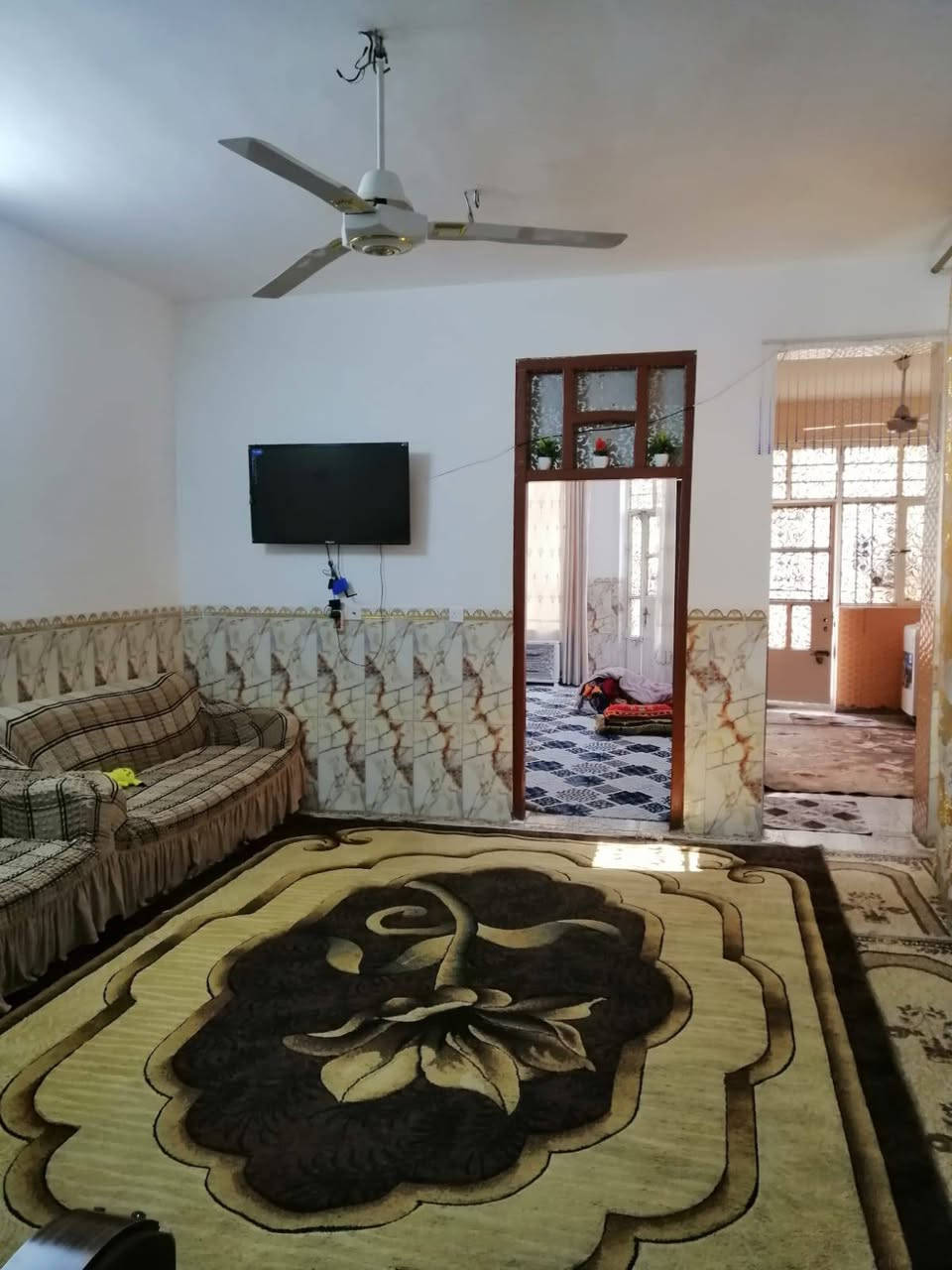 السلام عليكم بيت للبيع طابو صرف
المساحه ١٢٥ الواجهة ٦ وربع 
المكان الرئاسة شارع عشرين  
 قريب على الشارع 
البيت كامل عدا الواجهية
السعر ١٦٠ وبيه مجال للشراي 
للإستفسار  ***********
