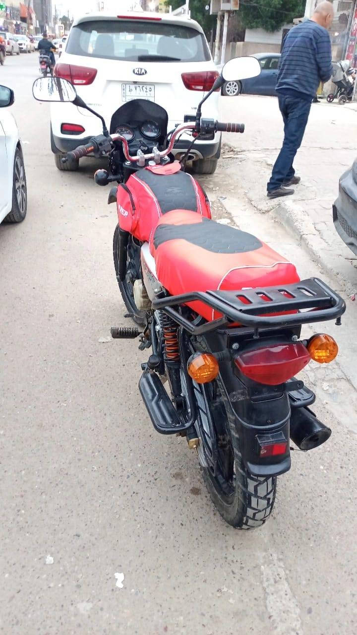 السلام عليكم شباب بوكسر 23 دراجه مرقمه تحويل ثاني يوم    نضيفه مجفته جديد شركه دراجه خير من الله  السعر 2 ونص مليونين ونص وبيه مجال حك الجيه  رقمي ***********
