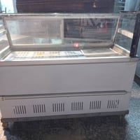 براد طابقين طابق الاول مجمد والثاني براد للكيك للمقبلات السعر ٣٥٠مامصل...