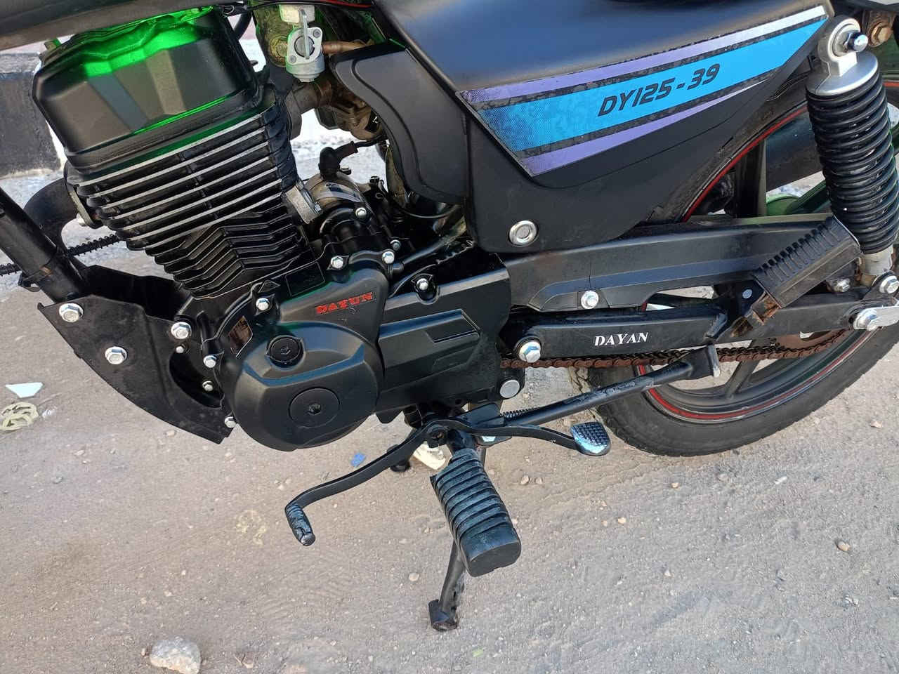 دايون مديل 2022 مكينه 200 كتابه حمره اوراق اصوليه بسمي طلعتها من معرض ثامر خلخال يعني وصل معرض ثامر بسمي دراجه امانت الله بجيس كلها بلاديه على وضع شركه محد لاعب بيها كلها شغاله سعر مليون 50 الف عنوان كربلاء ***********
