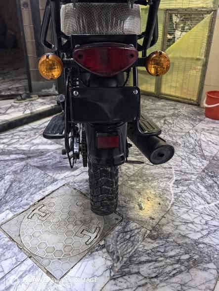 دراجه بوكسر موديل 22 شهر 7
دراجه ما مشتغله دلفري مال دوام كلها مكفوله 
ابد ما مفتوح بيها برغي 
اوراق اصوليه 
 بغداد العبيدي
 ***********
