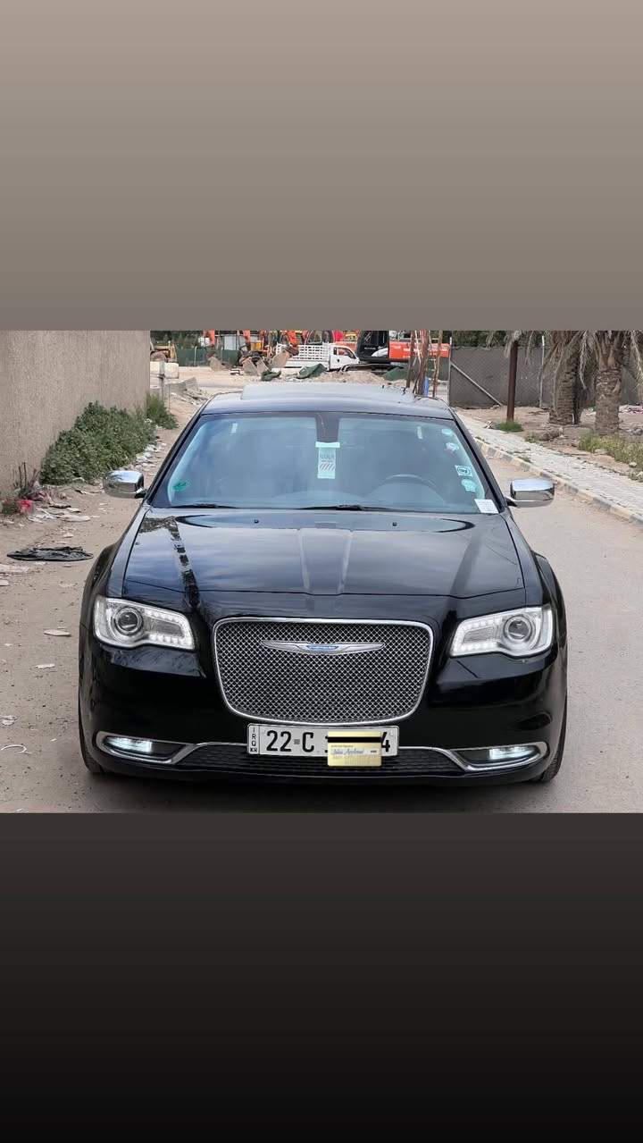 السلام عليكم
للبيع كرايسلر C300 اوباما 
 سنويه بسمي ثاني يوم 

2017 أصل ماشيه 97miهزه جديده V6/

داخله كلين 

السياره جاهزه من كل نقص 

حداديه تخم تاير تدفئه تبريد كله جاهز

المواصفات/

كير ماوس 8 نمر

بانوراما قطعتين

تشغيل عن بعد

كشنات تدفئه تبريد

كشنات كهرباء جلد اسود

لايت زينون عدسه

شاشه كبيره تدعم كاربلي

بصمه تشغيل وأبواب

خزن ميموري

كامرا خلفيه

ستيرن كهرباء

تبريد قطعتين

تحكم ستيرن جهتين مع مثبت سرعه

مري كهرباء

برده خلفيه كهرباء

ويل18 بلادي

باقي المواصفات معروفه

السياره جاهزه ربع ما تصرف عليها ومال جناي 
بيع مستعجل 
‭    0776 836 9801‬رقم الهاتف
المكان بغداد حي العامل
