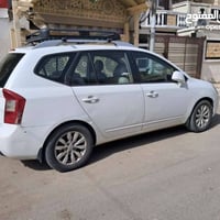 سياره ..كيا كارنز ٢٠١١..سياره كل شي شغال تبريد صدر جديد مكينه ٢٠٠٠ نطي...