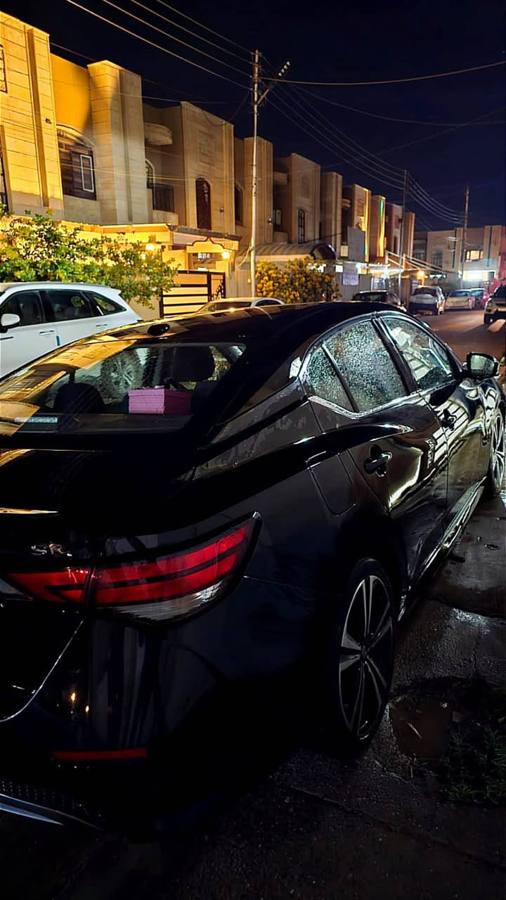 للبيع سنترا 2023 SR رقم اربيل دولي 
سياره جديده جدا مواصفات ال SR معروفه رياضي 
ضررها 4 اصابع بجاملغ السكن صبغ فقط بدون دواخل بدون ايرباك حادث جداً بسيط سياره جديده جداً 
كير محرك بشرط وصور الضرر مرفقه 
ماشيه 40 الف ميل مكان السياره تكريت 
السعر 142 وبيها مجال بسيط 
رقم الهاتف *********** للاستفسار أربيل, العراق

