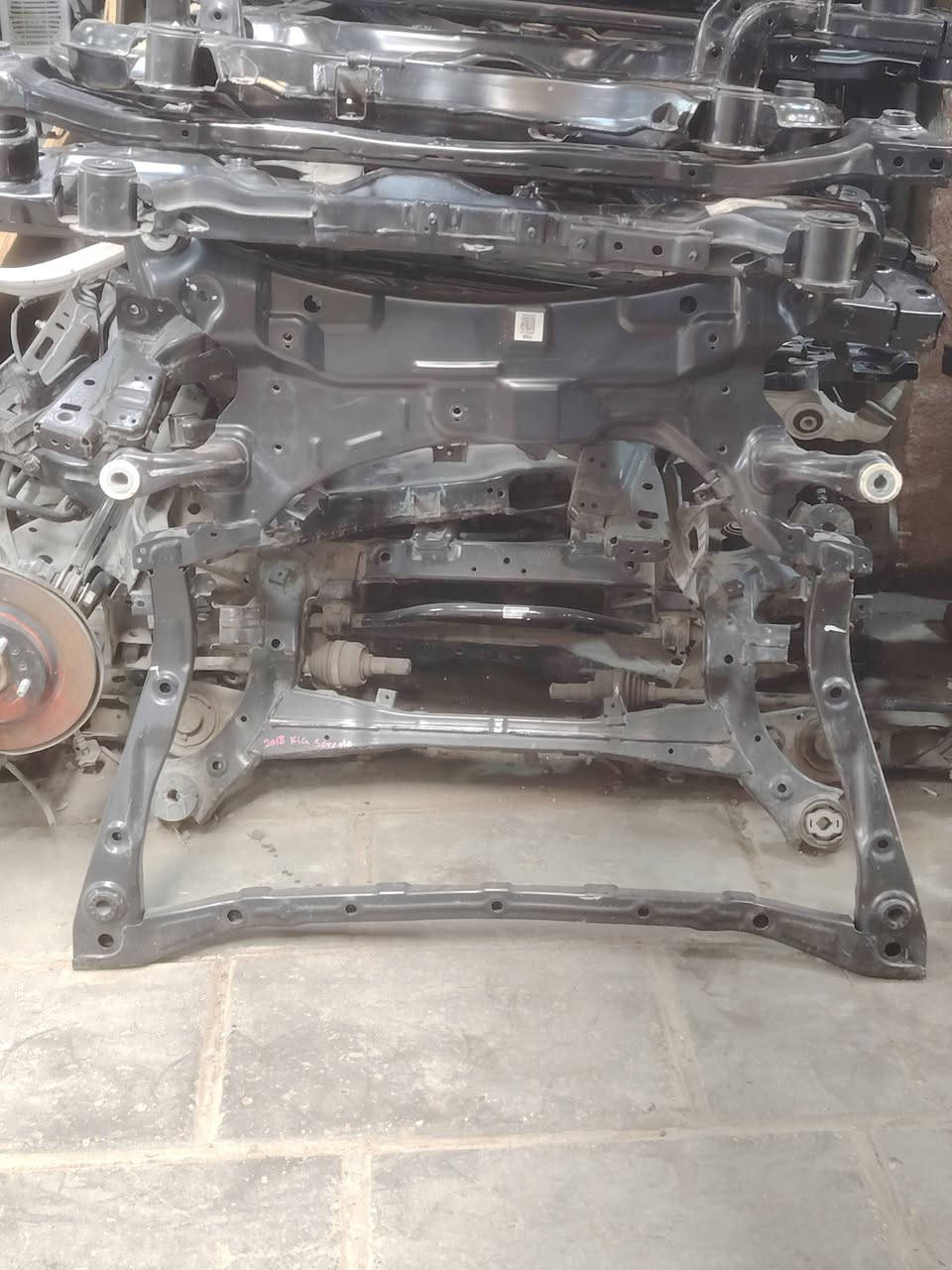 سلام عليكم تم تنزيل حاوية جديدة إلى محل محمد البغدادي لبيع انواع حدادية صدر السيارات الكورية الحديثة لتواصل على الرقم ***********
