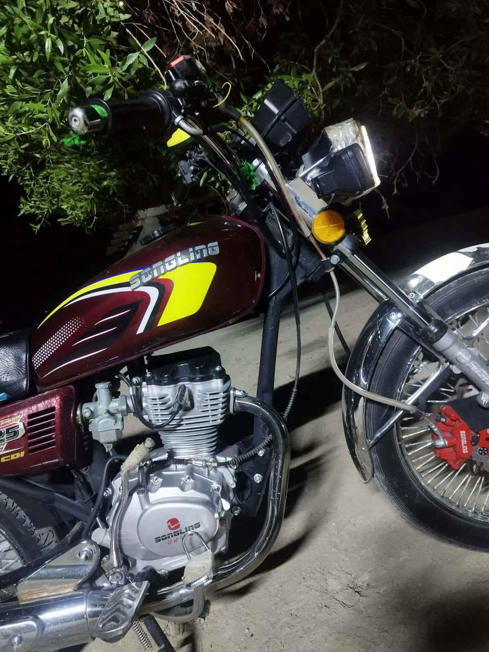 دراجة تايكر للبيع موديل 2025 الديوانية قضاء سومر
السعر 675 وبيه مجال حك جيه
ملاحضه المو شراي لا يراسني فدوة اروحلكم


**إذا كنت صاحب هذا الإعلان وتريد حذفه لأي سبب، رجاءا أرسل رسالة إلى الدعم الفني**