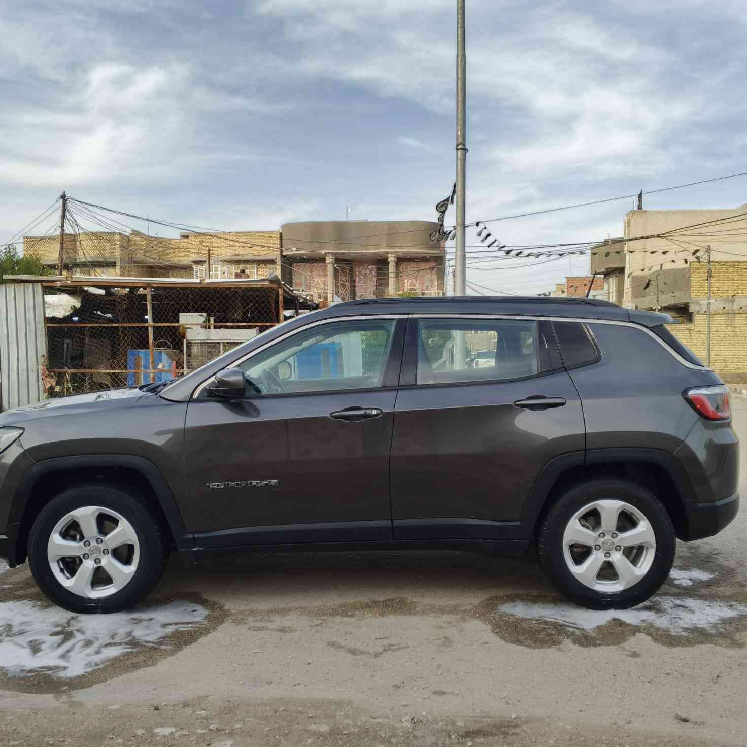 جيب كومباص 2018 وارد امريكي رقم ذي قار حره ماشيه 73 الف ضرر تبديل بنيد شرط الفحص غير البنيد فلوس الفحص عليه مواصفات تحكم ستيرن كشنات جلد كامره شاشه تبريد قطعتين مكان السياره ناصريه حي اور السعر 120 بيه مجال للاتصال ***********
