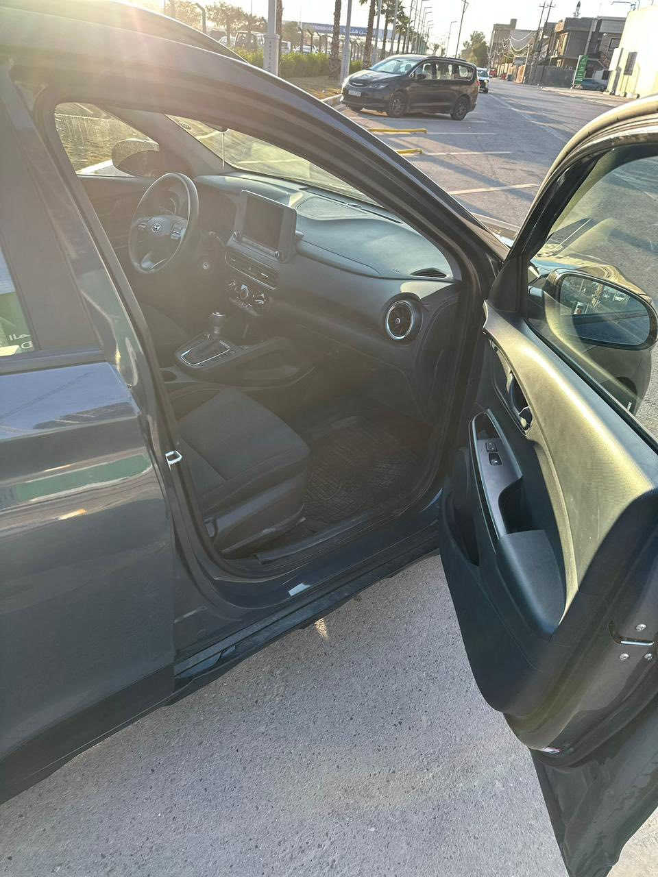 السلام عليكم للبيع
كوّنه مديل 2023
رقم بغداد بسمي 
حادث باب سايق وربع البنيد فقط 
الباقي كفاله كير محرك مكفول
موصفات شاشه كار اللي كأمره تحكم استرين
توقف ذاتي اشاير بل مري ويل كب رياضي بيها أو جبلي 
ثلاث انضمه قياده العنوان بغداد السعر 147 وبيها مجال
محرك 200 دوش كير اي تي 
للستفسار ***********
