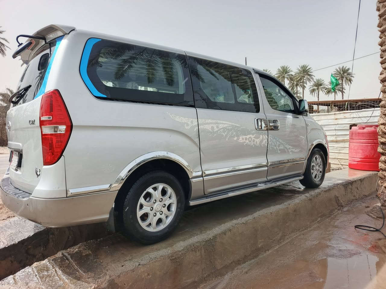 السلام عليكم سياره للبيع موديل 2010 مسكر اصل سياره مال جناي خير من الله جير عادي سعر 120 مكان بابل حمزه الغربي***********
