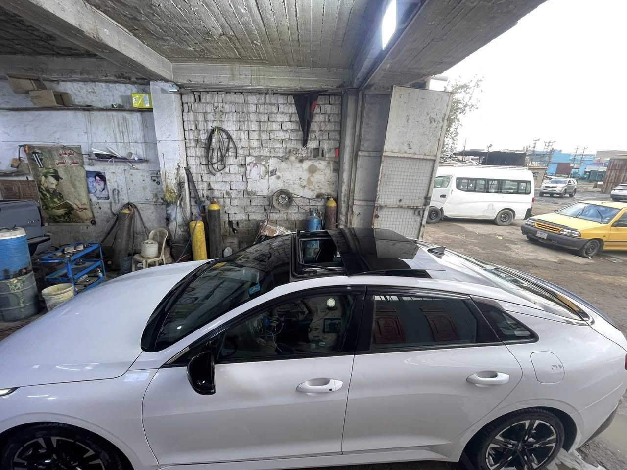 السلام عليكم  كيفايف وارد امريكي موديل ٢٠٢٤ فول محرك ١٦٠٠ تيربو بنورامة وفور ويل تدفئة كشنات وستيرن تحكمات استيرن  السيارةبسمي امرقم جديد   ال سعر (١٩٥ )***********
