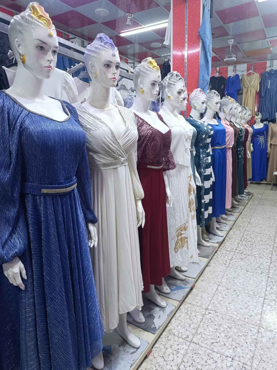 ملكانات نظيفات كلش للبيع
المكان ديوانيه بدايه سوق التجار فرع سيد حسين للاعشاب  السعر 55
للاستفسار 

***********
