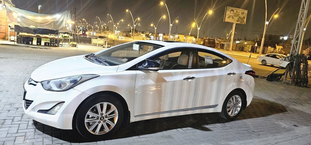 لنترا موديل 14سياره جديده كلش ماشيه 180الف 
محركها 1800 سياره مكفوله من صبغ وتبديل بيها ضربه خفيفه بل صندوق راجعه على البارد 
كير محرك حداديه كله كفاله محرك وضع شركة لا فتح ولا تبديل  السعر 122
*********** البصرة, العراق
