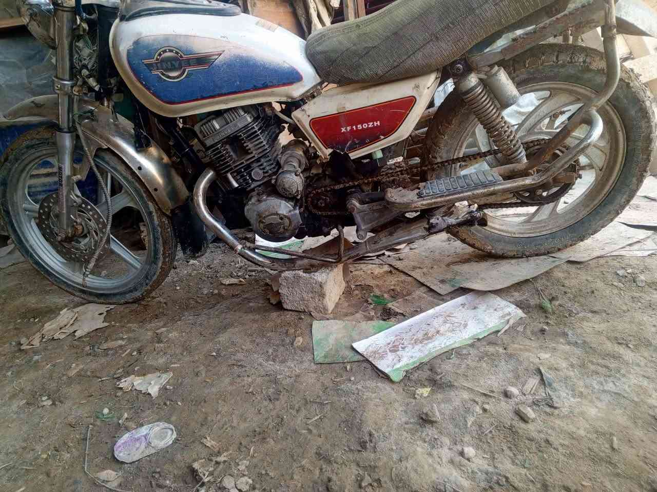 السلام عليكم دراجه للبيع جني دبل بلك بدون أوراق اكفله سرقه دراجه مال شقل السعر ١٧٠ وبي مجال ***********
