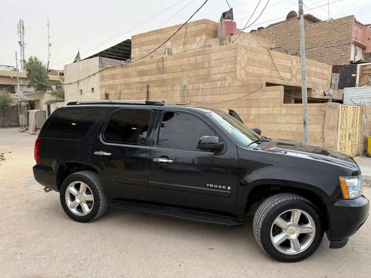 السلام عليكم
تاهو ادوات ادوات لون اسود بترة 
موديل 2008 مواصفات LTZ 
السيارة فول مواصفات وطبلة مو فور ويل 
كفالة گص وفتح وسرقة وعشائر 
السيارة ابيع الموجود شوف العين تگلب وتاخذ 
السيارة جديدة ودخول جديد كلشي ما ناقصها 
من تخم تاير تبريد حدادية كير مكينة كلشي بيها جديد من اكلك برغي ما بيها نقص صدك ما بيها نقص وتجي وتشوف السيارة خليجية مو وارد امريكي
مكانها بصرة 
السعر 110 وبيها مجال بسيط للشراي 
***********
