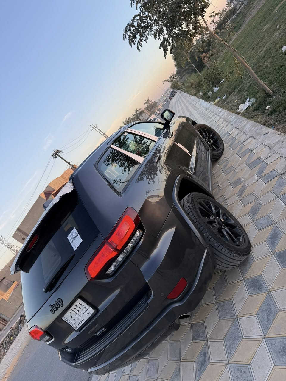 جيب لاريدو  2018
رقم بغداد 
قطعتين صبغ جاملغ وبنيد باقي مكفول
محرك 3600 V6  
ماشية٩٦ الف كيلو
جنطة كهرباء 
كشنات جلد وكهرباء وتدفئة 
تبريد قطعتين 
شاشة جبيرة كامرا حساس 
سعر 200 بيها مجال قليل
مكان سيارة تكريت
***********
