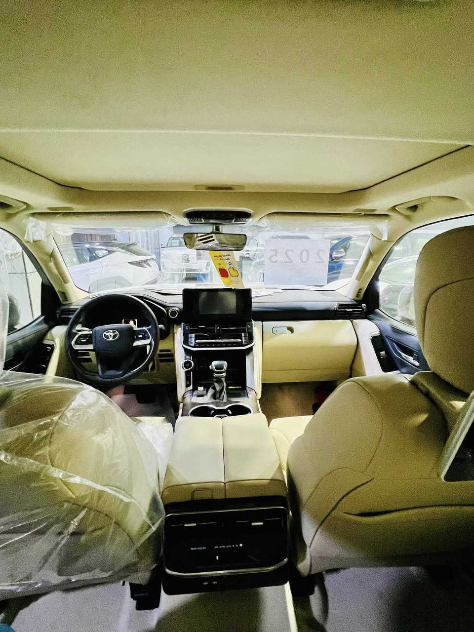 السلام عليكم 

لاندكروز 2025 

فول موصفات لمتد 

ابريم 

ماشية 3000 الف 

العنوان بغداد زيونة مقابل ملعب الشعب 

الاتصال ***********
