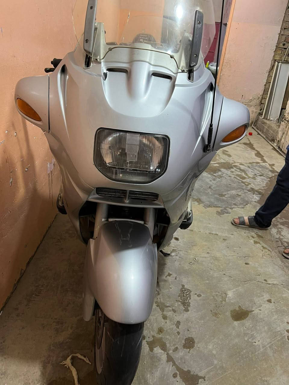 للبيع bmw r1100rt 
جام كهرباء 
جنط ابلاديه دراجه ماشيه 39 الف 
كير مكينه كهرباء مكفوله مكاني سامراء 
دراجه بدون رقم بدون كمرك 
***********
السعر 20 بيهه مجال بصيط
