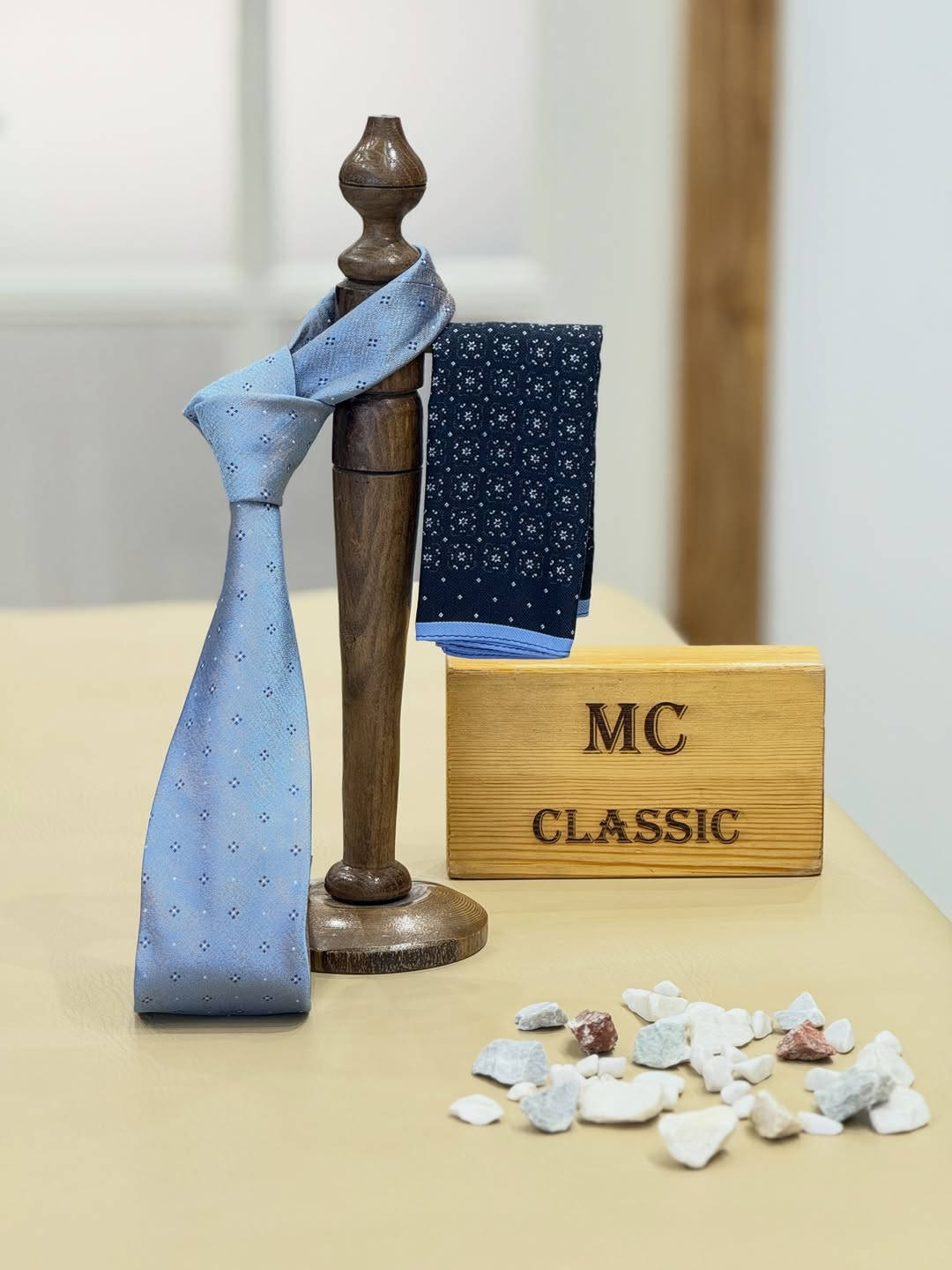 ⁨	⁨	⁨	⁨	‏ MC CLASSIC ‏ ⁨	⁨	‏ 
  الأناقة _تبدي _من_ أول _خطوة

⚜️رباط  وكاله MC CLASSIC
⚜️الطول : 160سم
⚜️العرض : 7 سم 
⚜️السعر : 25الف 
⚜️الصناعه : تركي

‏‎للحجز او الاستفسار مراسلتنا على الصفحه
اومراسلتنا واتساب  *********** .  ***********
تلكرام :- https://t.me/mcclasic
انستكرام :- https://www.instagram.com/mc_classic79?igsh=MWZuc3Z2b2YycGNwOA%3D%3D&utm_source=qr
تيك توك :- https://www.tiktok.com/‪‪‪‪‪‪‪@mcclassic79‬‬‬‬‬‬‬?_t=8kdkCdce82f&_r=1
سناب جات :- https://t.snapchat.com/QEyQBMCC
#العنوان
 بغداد - كرادة داخل -فرع صيدليه جوهره ابن حيان 

اوقات الدوام من 10 صباحا الى 12 ليلاً
🔴 يوجد #توصيل بغداد وكافة المحافظات 
بغداد 🚕  5 الف  المحافظات 🚗 5 الف⁩⁩⁩⁩⁩⁩
