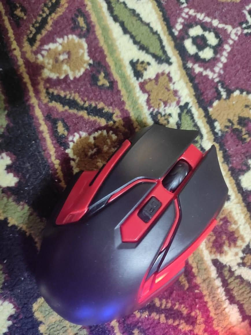 لابتوب ايسر نظام وندوز ١٠
هارد ٣٢٤ 
رام 8
شاحنه اصليه ماله 
يجي وياه كيبورد خارجي الاوان 
ويجي وياه ماوس بلاتوث كلشي ينزلك 
ببجي او العاب اخرى😅❤ 
يلعبك ببجي ١٢٠ فريم حقيقي 
او الي لعبه الجهاز شرط ضمان سبوع 
مراوسه بماطور شحن او للبيع***********
ابو الجود
