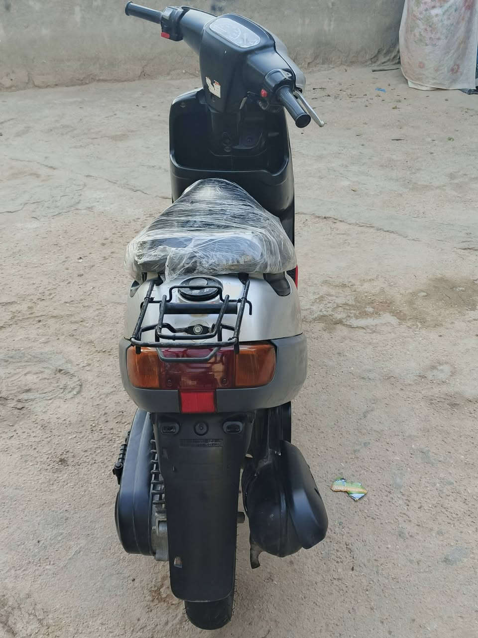 دراجه بطه جديده لبيع موديل 2003 جديده صالرلي شهر من ماخذهه السعر 800وييهه مجال بسيط المكان كربلاء افريحه  الرقم ***********وبي واتساب
