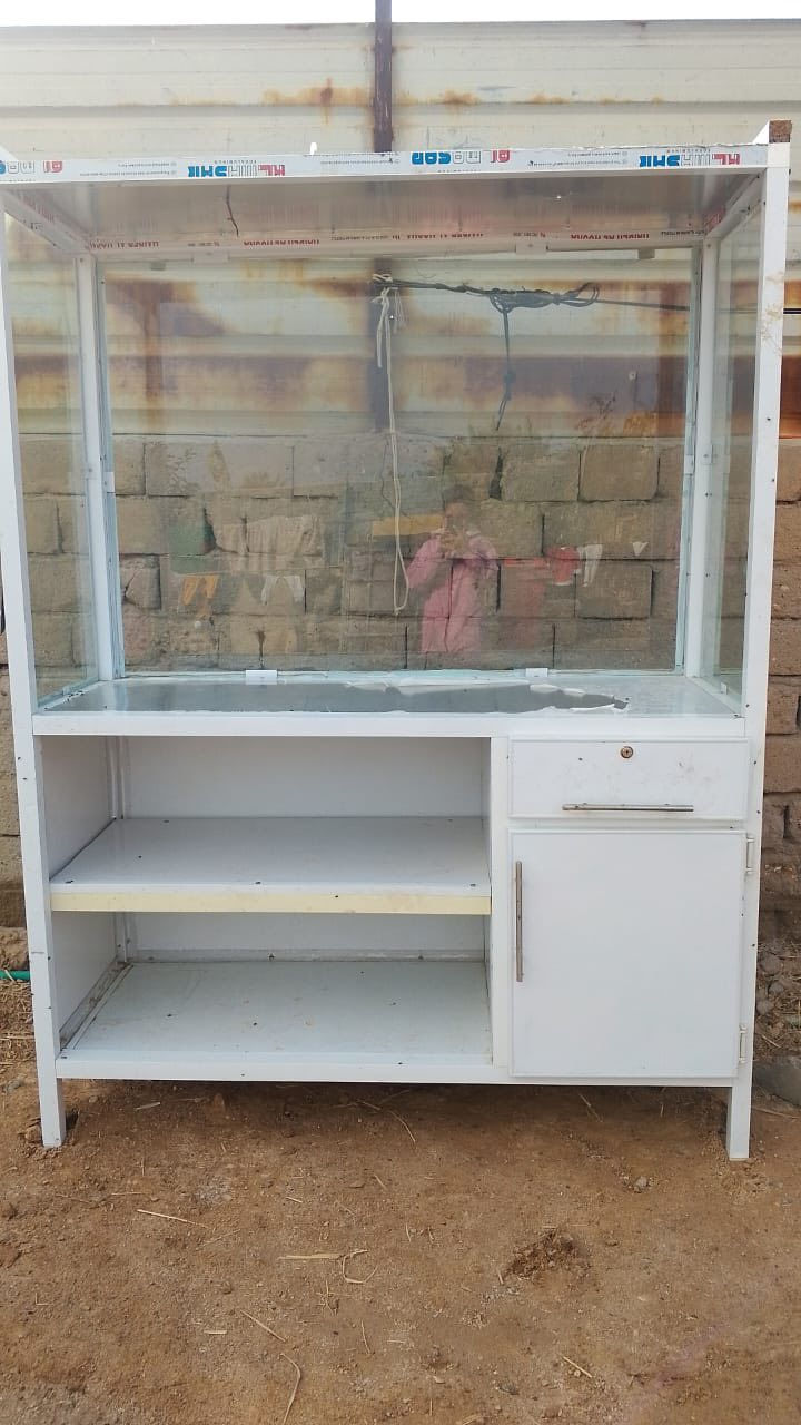 ميز مال فلافل للبيع كلش جديد سعر 250 القرنه ***********
