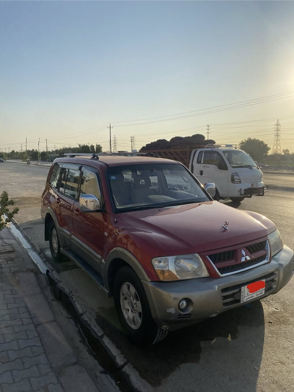 باجيرو 
موديل ٢٠٠٧ اصل 
مكينه كير حداديه شرط فول 
تخم تاير ويل كب 
سبعه راكب غرفه جديده 
تبريد ثلج 
مري شفط انارة بالعتب 
سياره ما نقصهه برغي جاهزه 
رقم دولي بسمي 
بيهه صبغ كم قطعه 
مكاني نجف 
الي تفيده يتصل واني خادم 
***********
