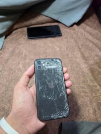 آيفون ١١ ١٢٨ • ضهر مكسور • فيس ايدي معطل