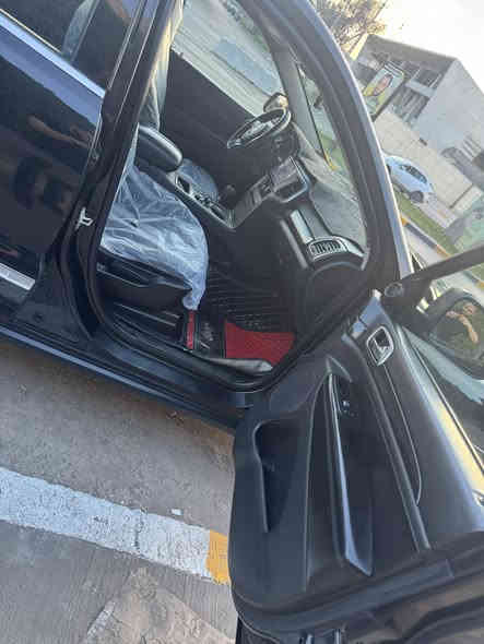 السلام عليكم 
جيب لاريدو موديل 11 للبيع 
رقم سليمانيه باسمي السنويه
السياره ماشيه   94   الف 
مكانها بغداد 
رقم *********** متواجد ع نت 
السعر 162 وبيها مجال
