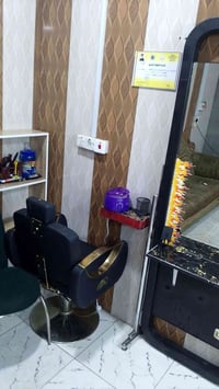 كرسي حلاقة • نظيف كلش • بصرة