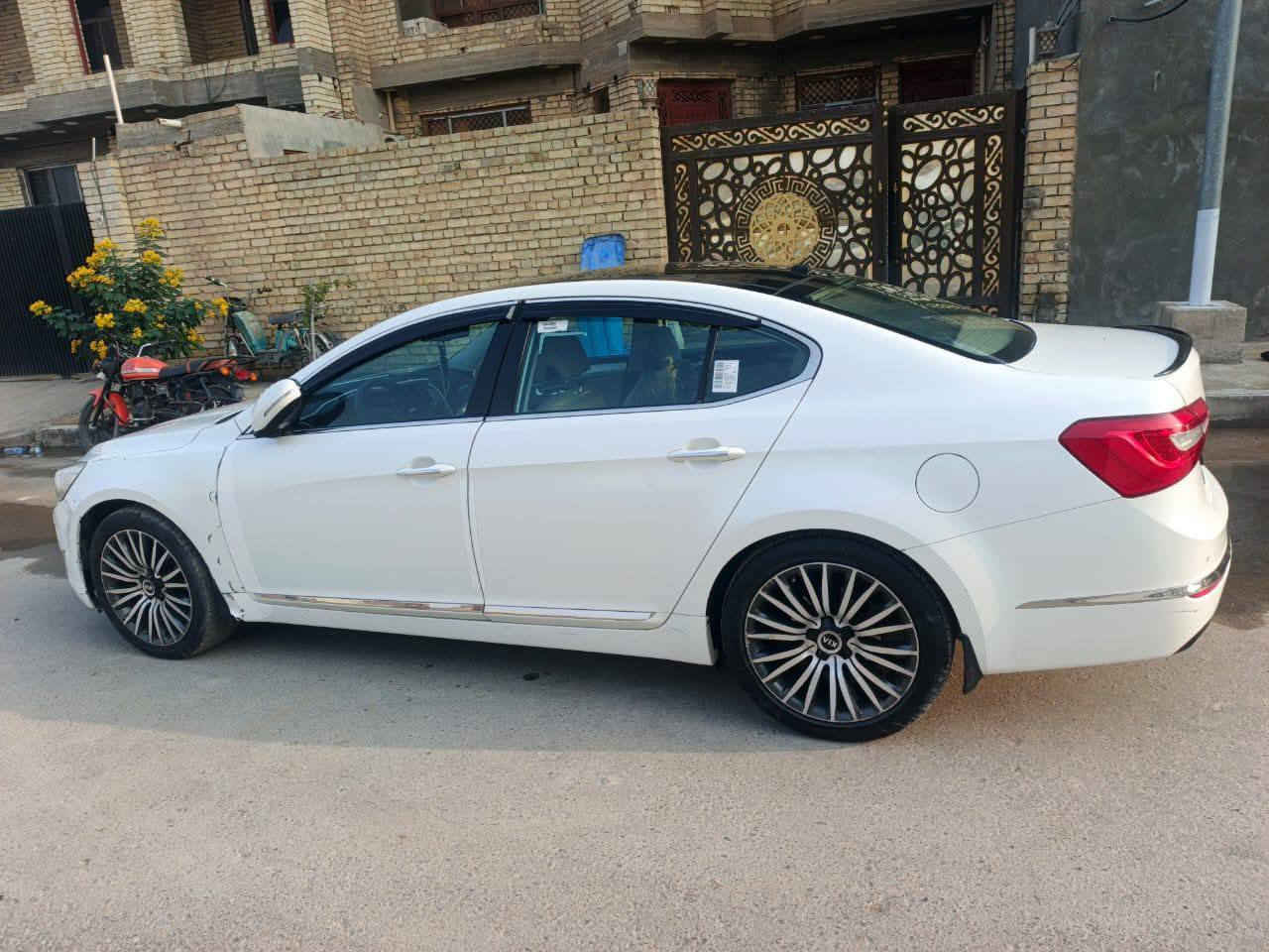 السلام عليكم
كدنزه للبيع موديل 2014
مواصفات 1/1
مكفوله عده جاملغ بارد شي بسيط
سياره بسمنه تحويل ثاني يوم 
محرك كير مكفول
السعر 140 وبيها مجال
للاتصال
*********** واتساب
***********
