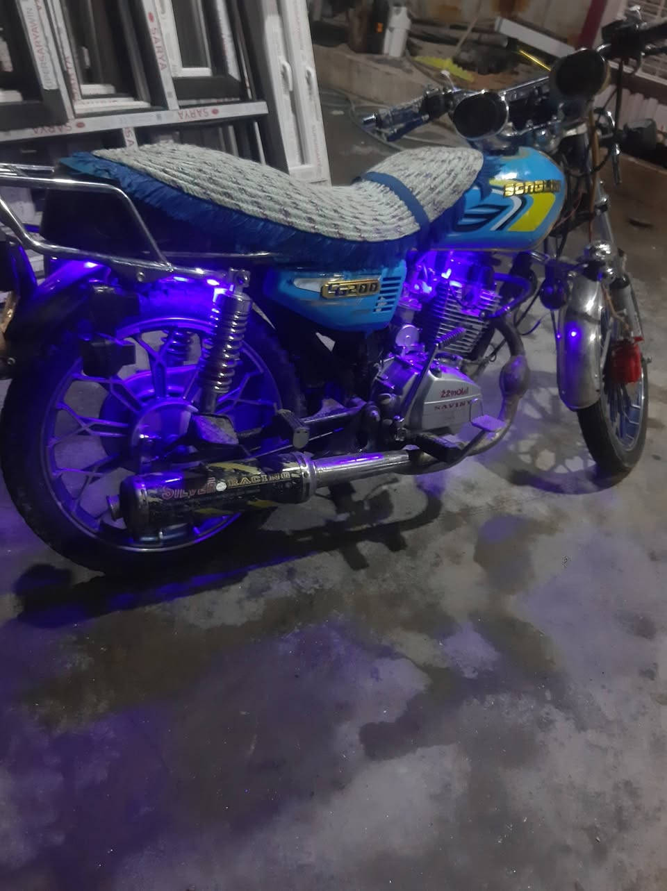 سلام عليكم سيفان 24 للبيع سعر 600 اوراق كامل مكان منصوريه جبل ***********
