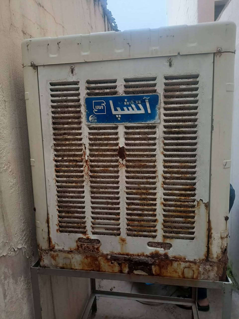 سلام عليكم عندي مبردات للبيع ايراني حجم 2.5 تشتغل ترعتين ابيع اثنيناتهم ب 100 الف فقلهم للاستفسار اتصل على الرقم ***********
