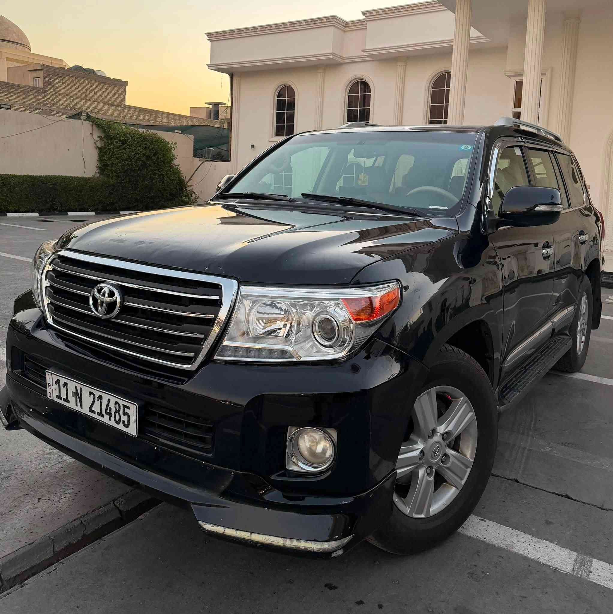 للبيع لاندكروز 2014 G X R 
بيها صبغ حافة جاملغ الامامي وجاملغ خلفي صبغ ع كد شبر  حافة بنيد بارد فقط وسونار موجود عليها تغليف ppf

فول مواصفات 7 راكب 
سته سلندر 
تشغيل عن بعد 
مري شفط عند القفل 
كشن السائق كهربائي 
تبريد ممتاز 
سبعة راكب 
كشن جلد 
تحكمات ستيرن 
كامره خلفية 
لايتات شمسيه متحركه 

ماشيه 136 الف فقط 

رقم بغداد

السياره احله من الصور 

السعر 355 وبيها مجال بسيط بغداد زيونه او لمشتل ***********
