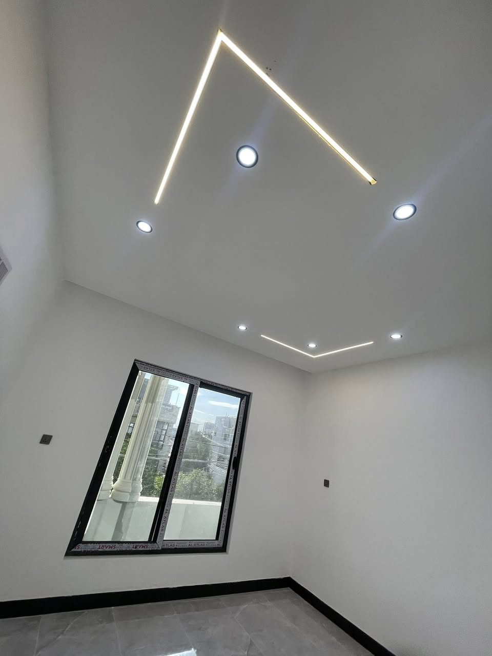 بيت لللبيع  في حي السكر الاولى105م يم الركن الواجهه 7.5م  قريب عن المستشفى الخنساء  باب للاستفسار الاتصال على الارقام التاليه او مراجعة مكتب دور الموصل للعقارات العامة مقابل باب كلية طب الاسنان جامعة الموصل جامعة الموصل الباب الرئيسي  بيت تصميم تركي البيت درجة اولى فول موصفات ***********—***********—
