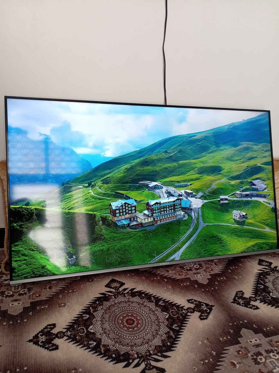 شاشه حجم 50فول موصفات فور كي البيع 270بل حيانيه  ***********
