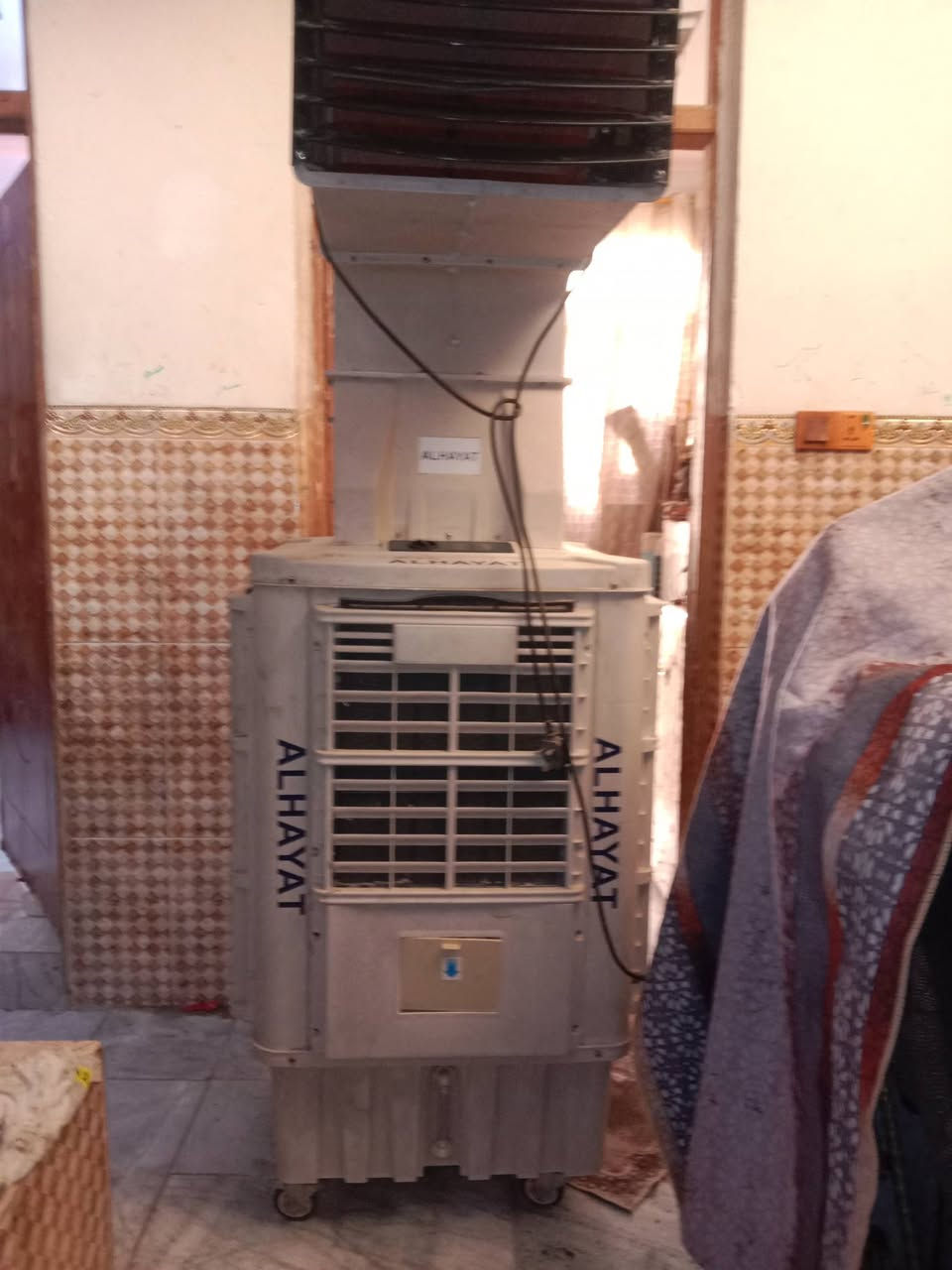 سلام عليكم مبرده لبيع جديده مستعمله قليل الحلفات نضيفات االمبرده نضيفه مكفوله السعر 250بيهة مجال بسيط التواصل عل الرقم ***********
