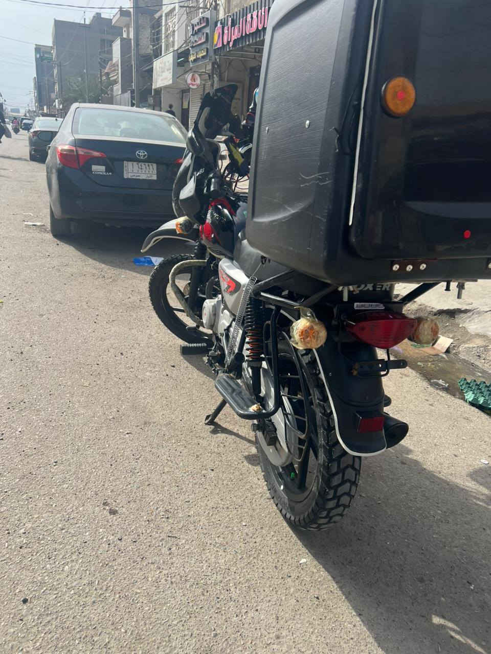 السلام عليكم دراجه البيع  دراخير منه الخير  ماتوكف ابد بل شارع  بس شغل وتطلع الشغل  مديل 22 نازله بل 23دراجه  كامله على اخر حبايه تجي وشوفبه عينك  مكاني  المشتل  دراجه مرقمه  كامله  السعر مليونين وتثميه وخمسين وبيه مجال واني خادم *********** واتساب واتصل تحياتي الكم 🧡
