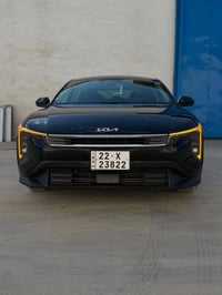 Kia.   K4 موديل 2025 ماشيه 4000 mi بعده زيروه ترقيم جديد ودخول جديد  ا...
