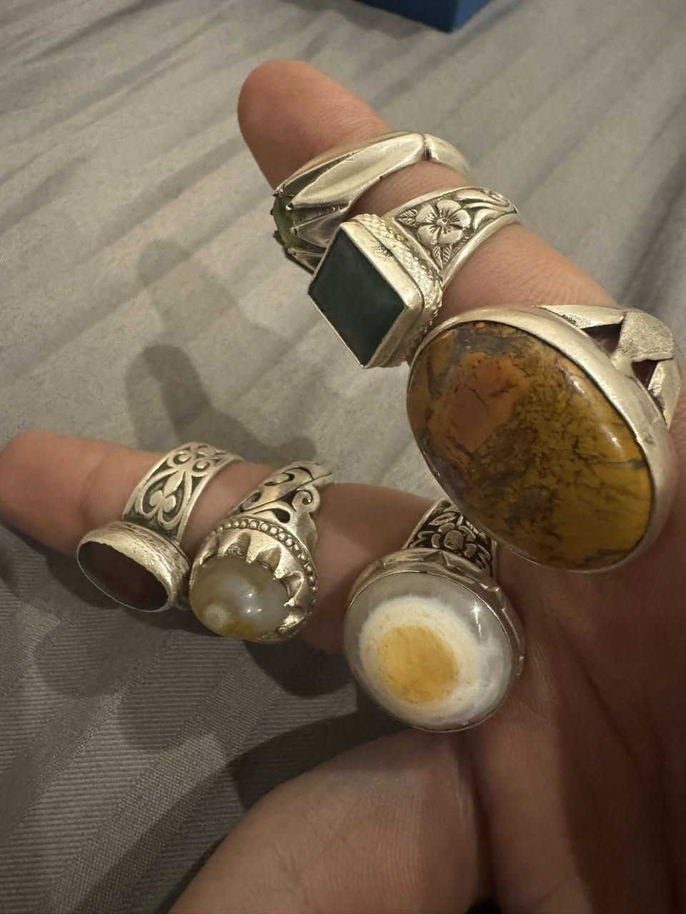 السلام عليكم محابس للبيع عدد 6 بيهن زمرد ، سليماني، عقيق كل قطعه و سعرها مكاني بغداد و توصيل بغداد فقط الاسعار ع خاص


**إذا كنت صاحب هذا الإعلان وتريد حذفه لأي سبب، رجاءا أرسل رسالة إلى الدعم الفني**