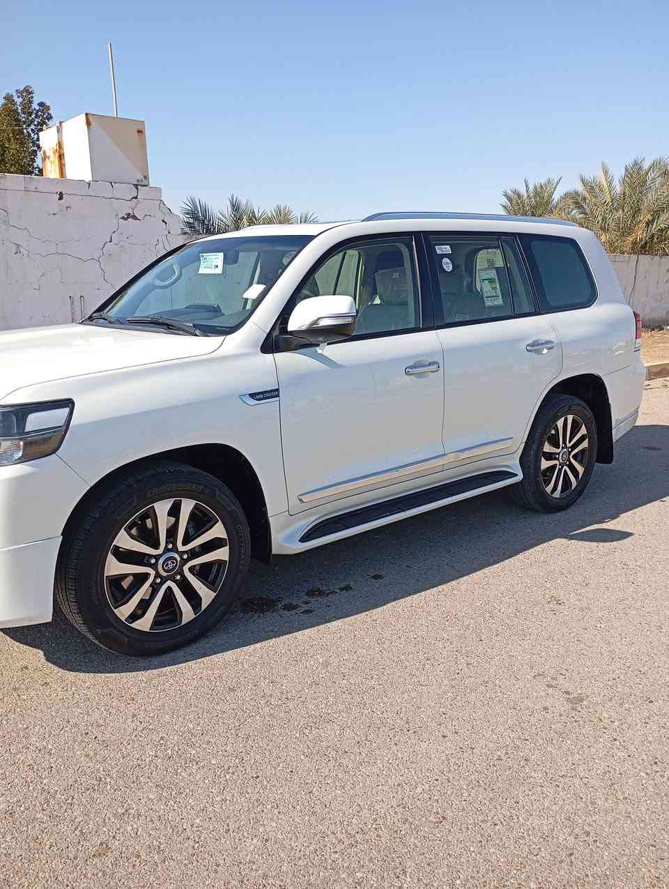 للبيع سياره  لاندكروز موديل 2018 وايت ادشن محرك 8سلندر ،ماشيه 77 الف ،السعر 498$ ورقه رقم السياره اربيل سياره جديده جدا بمعنى الكلمه مابيه اي ضرر مكان السياره الرمادي ***********
