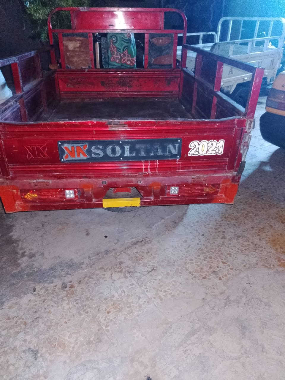 السلام عليكم ستوته نضيفه جاهز كبل لشارع موديل 20 متوازي وريد ابيع اوراق مكينه صارلي سبوع من شاده مكاني عماره  خاص مفتوح وهذ***********

