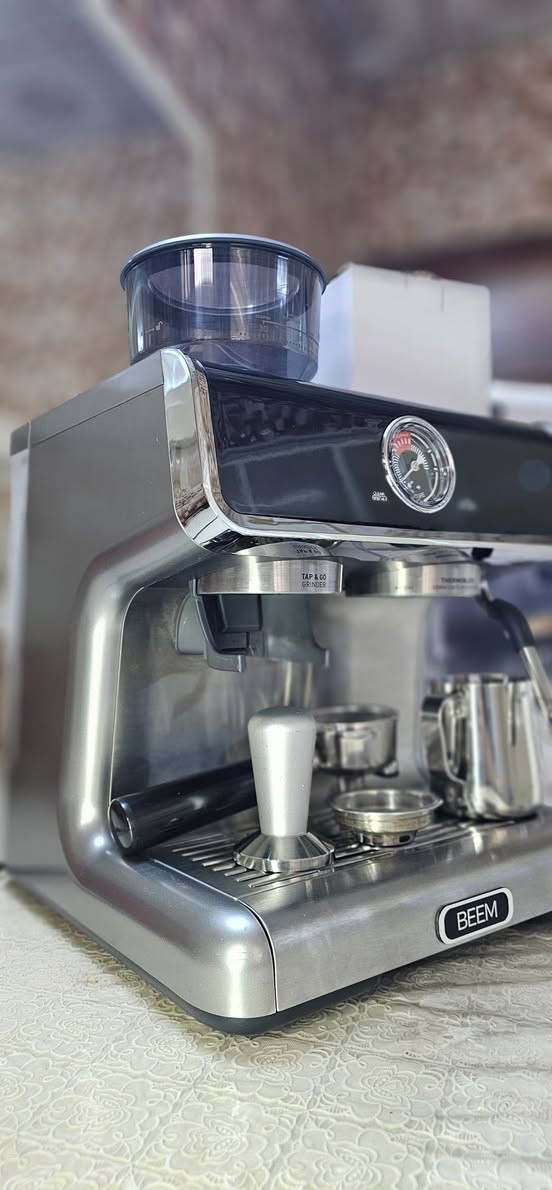 جهاز Beem الألماني.. مو مجرد جهاز قهوة، هذا "تحفة هندسية" تجمع بين الدقة الألمانية والأناقة العصرية. إذا كنت تدور على جهاز يعطيك استخلاص مثالي بكل كوب، وثبات عالي بالأداء، وبنفس الوقت يتحمل الشغل المتواصل، فـ Beem هو خيارك الأصح. هذا الجهاز مصمم للناس اللي تعشق القهوة وتريد نتيجة احترافية ببيتها أو بكافيه الخاص بها🇩🇪


**إذا كنت صاحب هذا الإعلان وتريد حذفه لأي سبب، رجاءا أرسل رسالة إلى الدعم الفني**