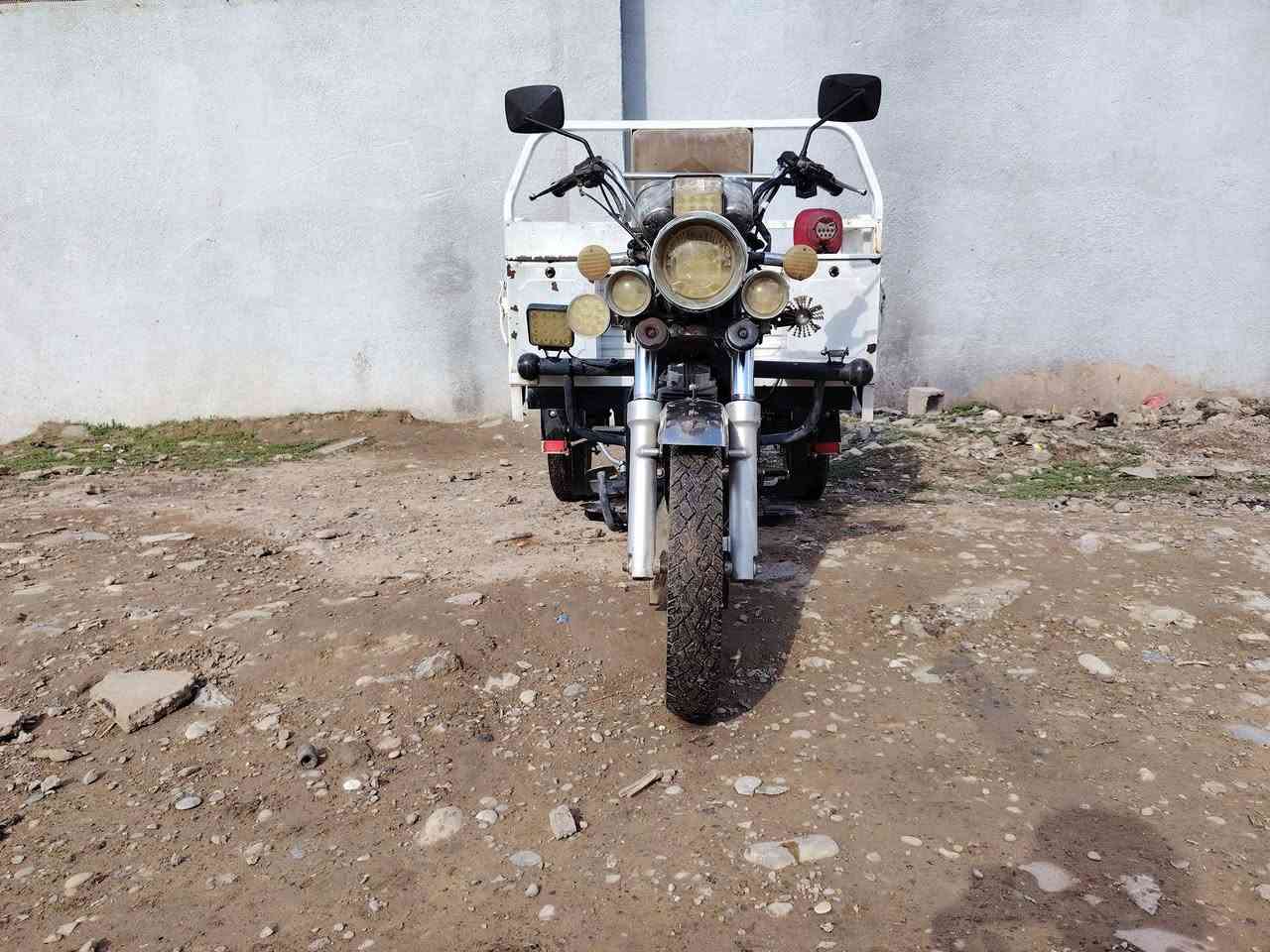 السلام عليكم متاح ستوته للبيع موديل 18 اوراق شماليه سعر مليون و300عنوان ديالى جلولاء رقم موبايل ***********
