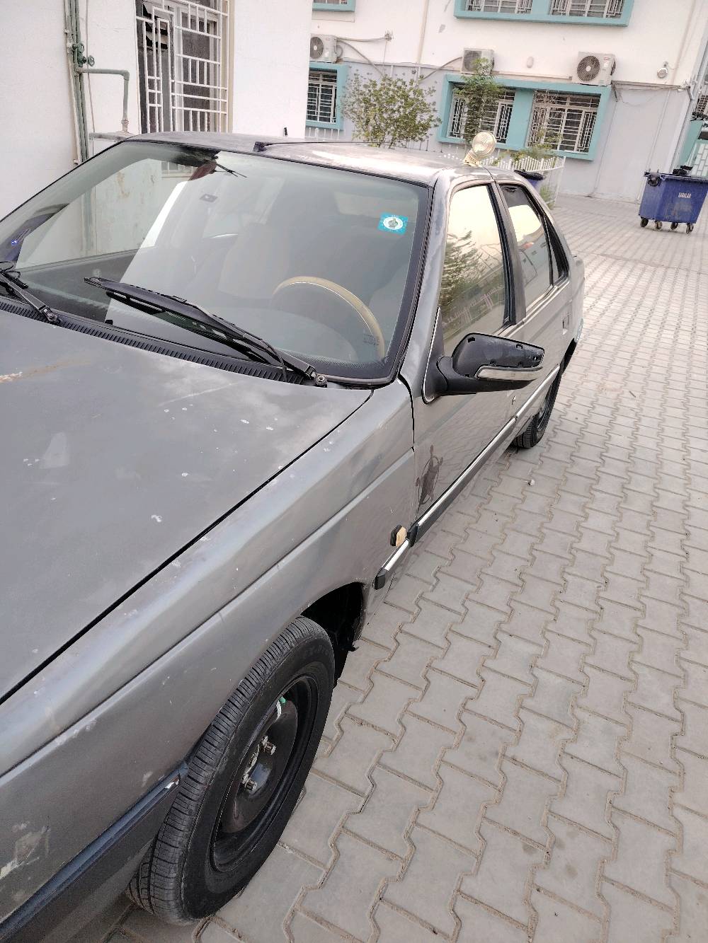 سياره للبيع بيجو 405 موديل 12 مكفوله من ضربه قويه و الصبغ سنويه 27رقم نكليزي نجف مكاني نجف 