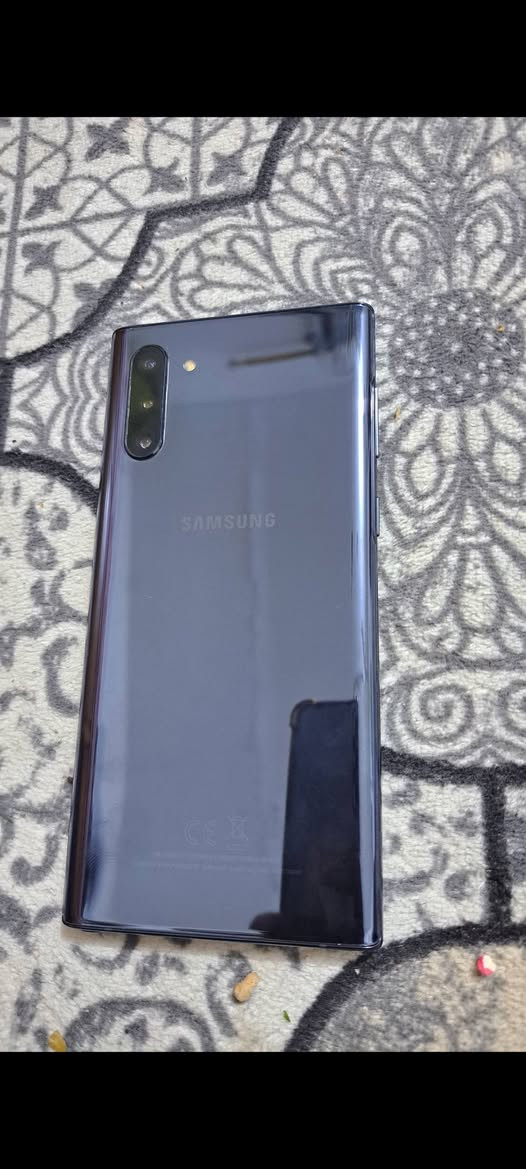 للبيع جهاز سامسونك نوت 10
ذاكره 256 
رام 8
نضافته 90
سعره 200 قفل قفل قفل 🔐 
الجهاز مكفول 
مكاني نجف الشراي يجي خاص 
رقمي ***********
